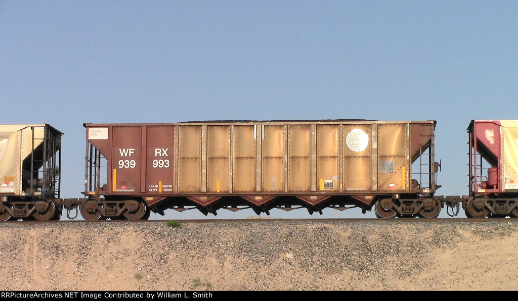 WB Unit Loaded Hooper Frt at Erie NV W-Pshr -71